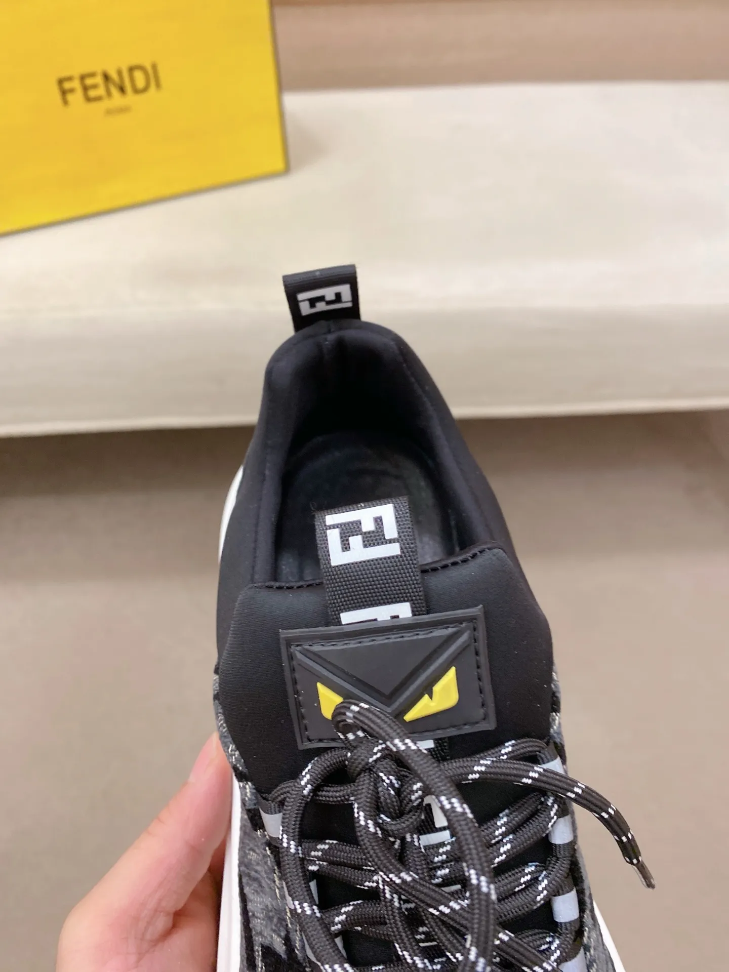 Men's shoes 💰 462💰 (fendi) New style 👊🏻 upper 🇮🇹 imported cowhide fabric 🇩🇪 lining imported sheepskin lining. The original outsole is molded to highlight the identity of every man, and the upper foot is elegant and stable🚶🏻🚶🏻The high-end custom counters reproduce the original version📯No matter the wind or rain, the shoe last remains unchanged and can withstand the verification of time🔍️,🔵 Size: 38-44